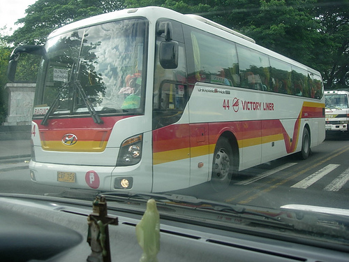 bus hyundai.jpg