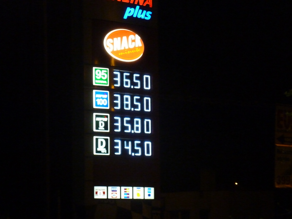 Benzina Mělník 27.04.2012.JPG