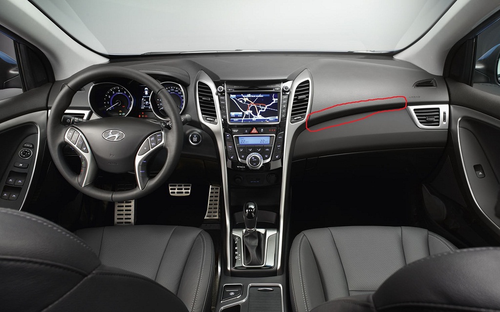 2012-Hyundai-i30-interior.jpg