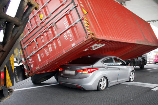 hyundai-elantra-flattened-3.jpg