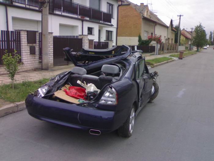 29052007910car.JPG